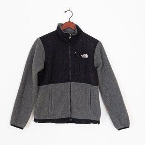 The North Face Denali Fleece Jacket - classic outdoors apparel - Women Small